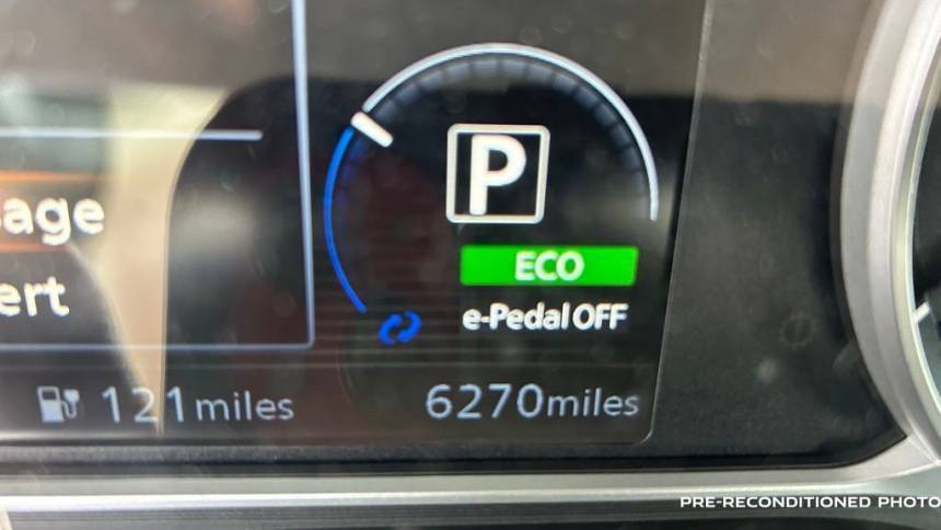 2023 Nissan LEAF - Images - 11