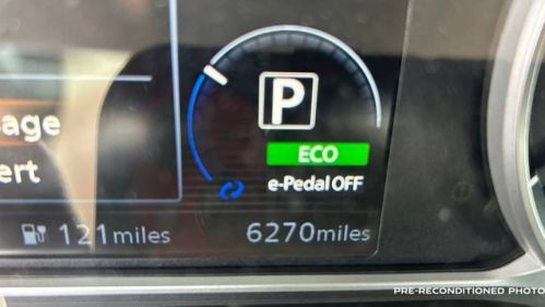 2023 Nissan LEAF - Images - 11