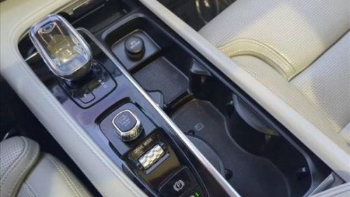 2020 Volvo XC90 - Images - 12