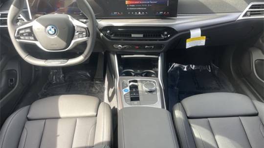 2025 BMW i4 - Images - 14
