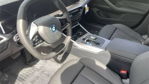 2025 BMW i4 - Images - 17