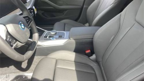 2025 BMW i4 - Images - 18