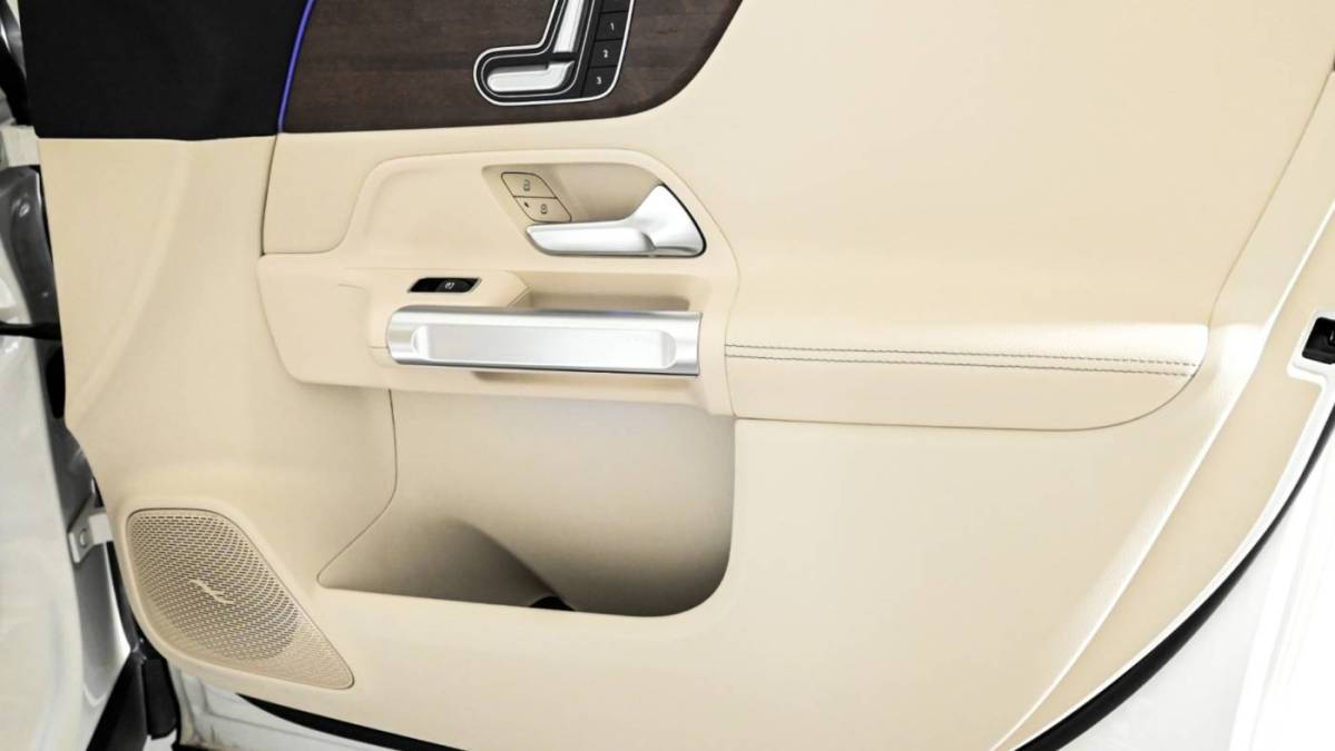 2023 Mercedes EQB - Images - 23