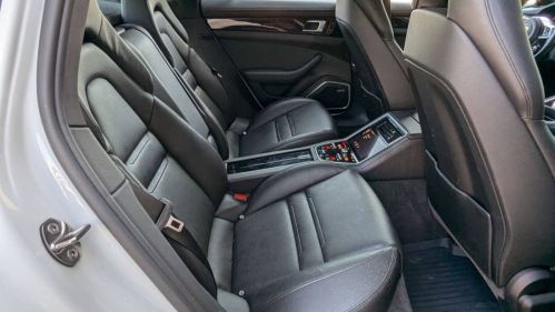 2019 Porsche Panamera WP0AE2A77KL123289