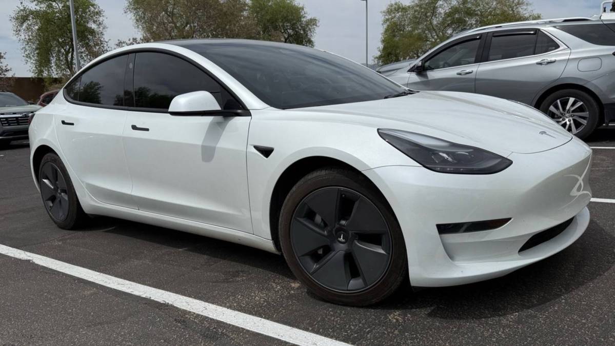 2023 Tesla Model 3 - Images - 2