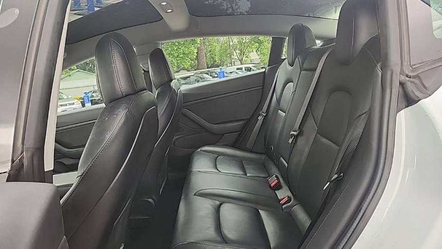 2019 Tesla Model 3 - Images - 10