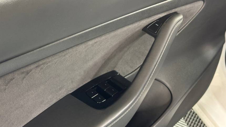 2020 Tesla Model 3 - Images - 21