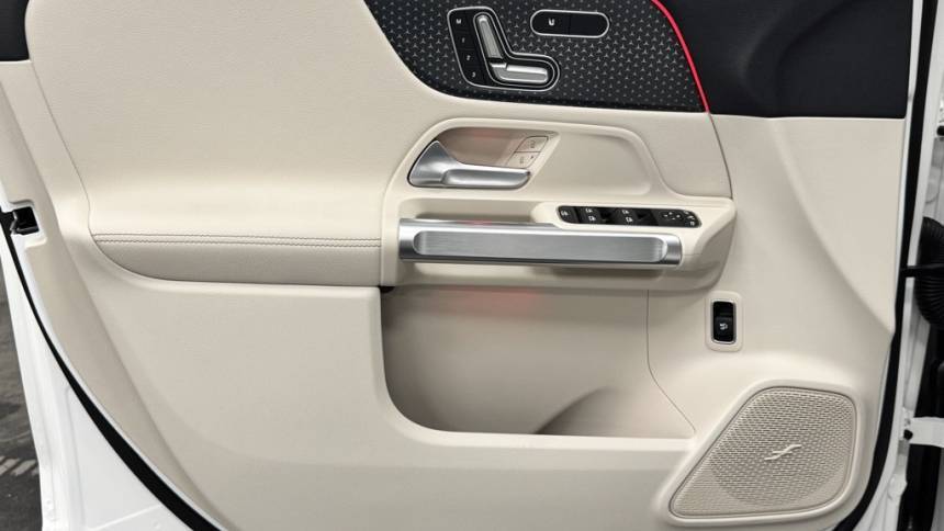 2024 Mercedes EQB - Images - 16