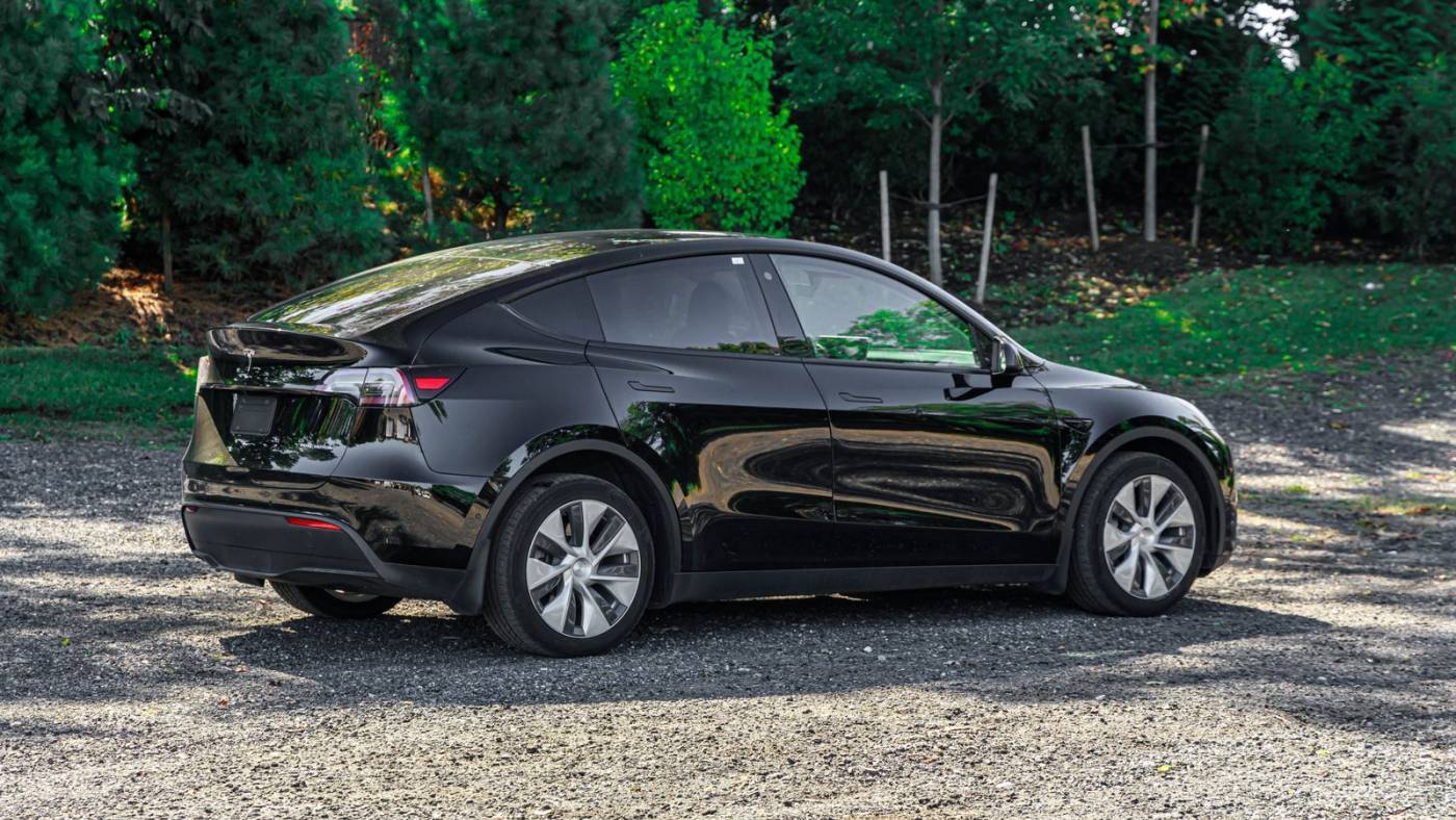 2023 Tesla Model Y 7SAYGDEE0PA180988