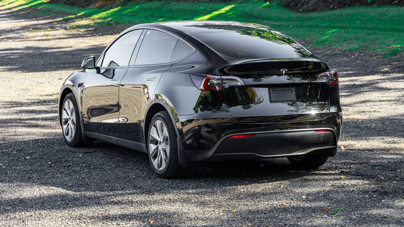 2023 Tesla Model Y 7SAYGDEE0PA180988
