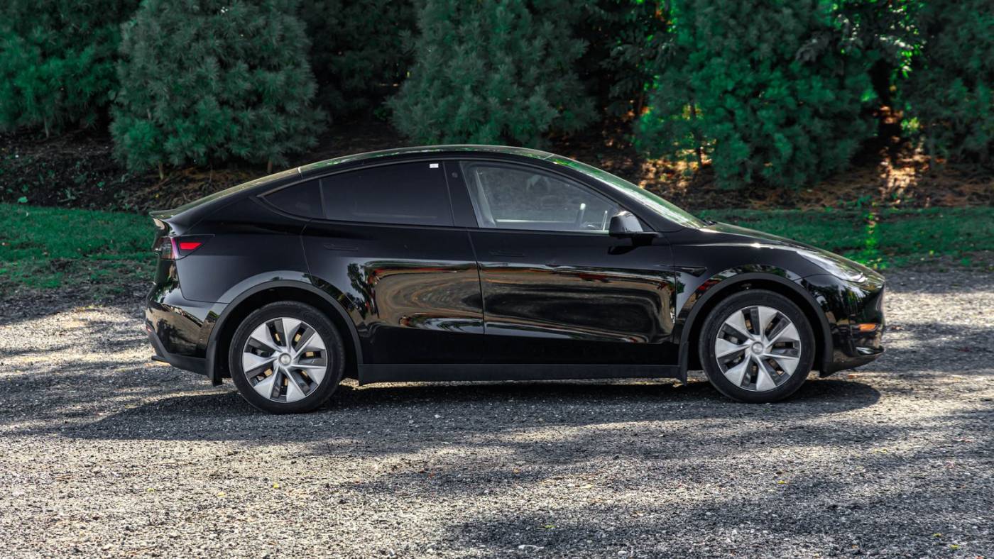 2023 Tesla Model Y 7SAYGDEE0PA180988