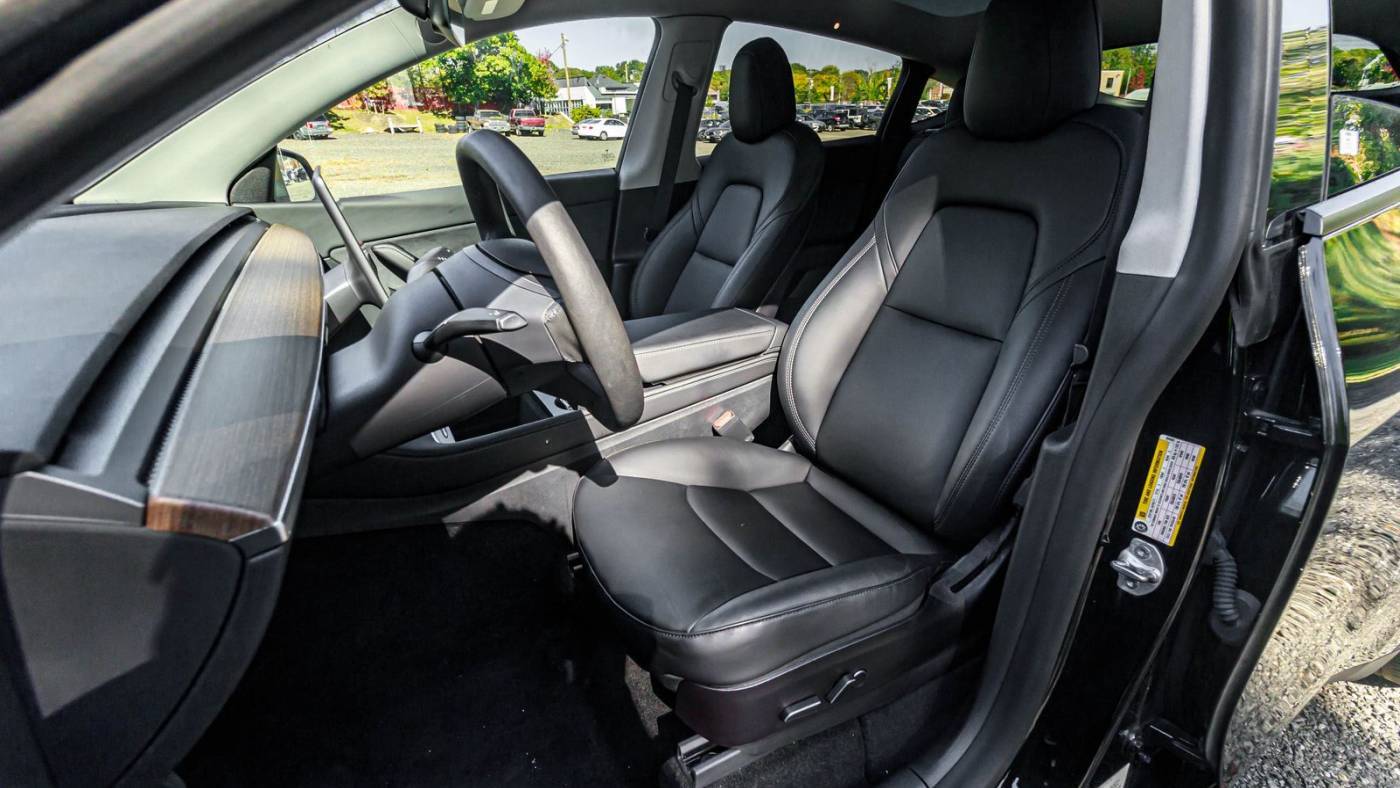 2023 Tesla Model Y 7SAYGDEE0PA180988