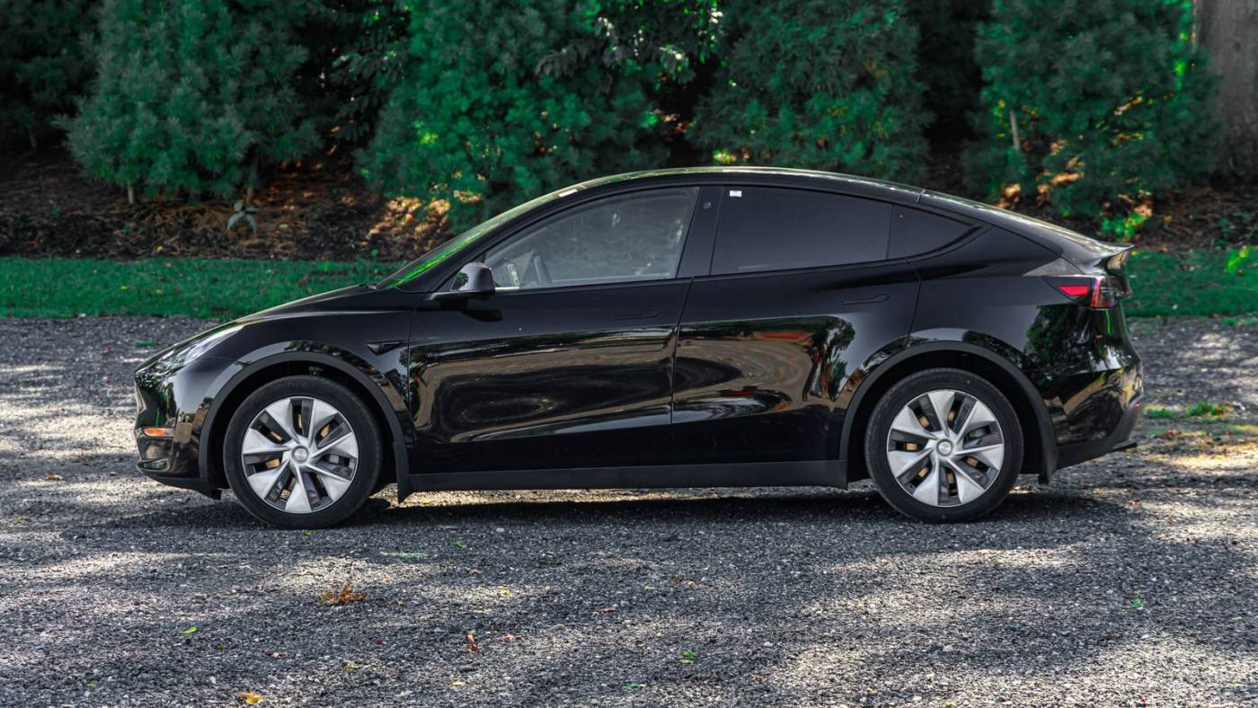 2023 Tesla Model Y 7SAYGDEE0PA180988
