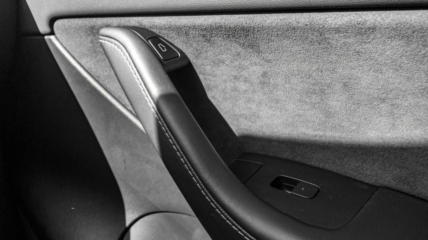2023 Tesla Model Y 7SAYGDEE0PA180988