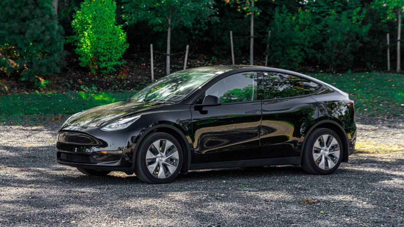 2023 Tesla Model Y 7SAYGDEE0PA180988
