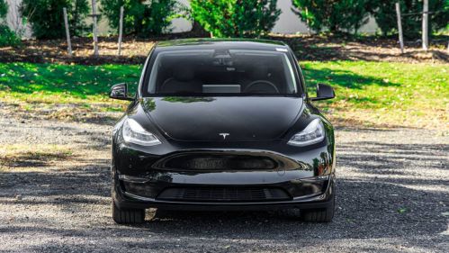 2023 Tesla Model Y 7SAYGDEE0PA180988