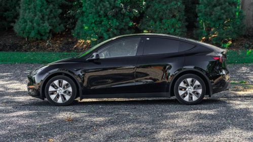 2023 Tesla Model Y 7SAYGDEE0PA180988
