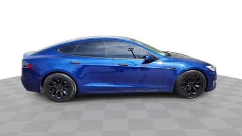 2020 Tesla Model S - Images - 12