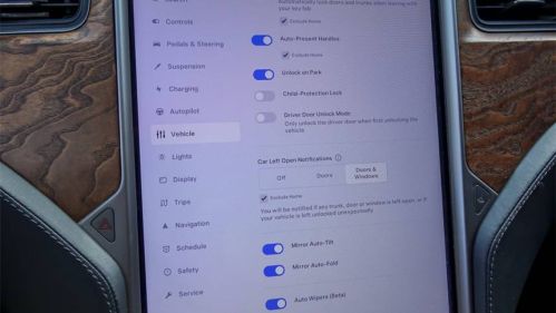 2020 Tesla Model S - Images - 53