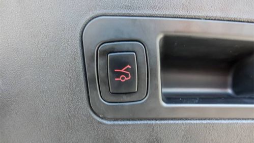 2020 Tesla Model S - Images - 60