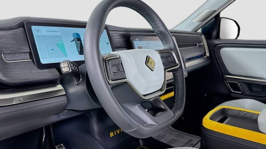2023 Rivian R1S - Images - 9