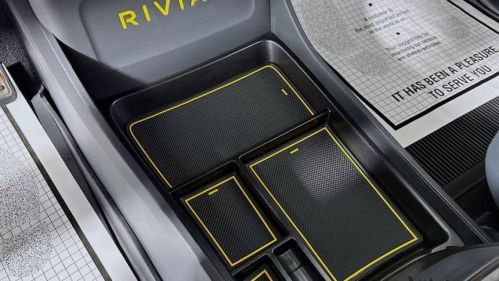 2023 Rivian R1S - Images - 10