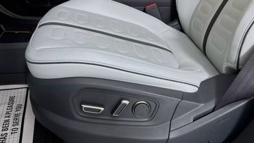 2023 Rivian R1S - Images - 25