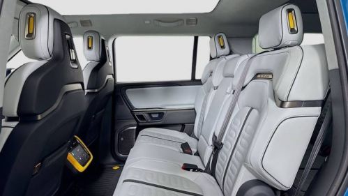 2023 Rivian R1S - Images - 27