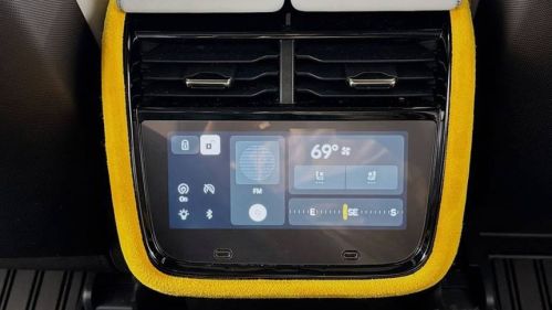 2023 Rivian R1S - Images - 31