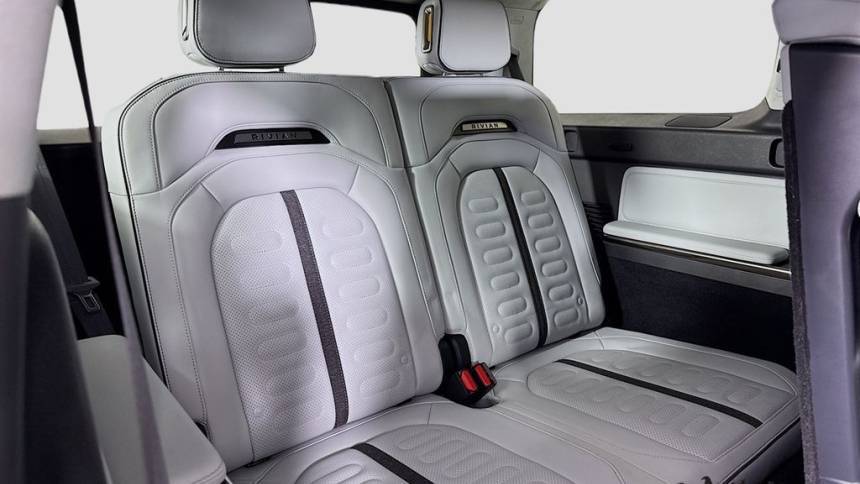 2023 Rivian R1S - Images - 34