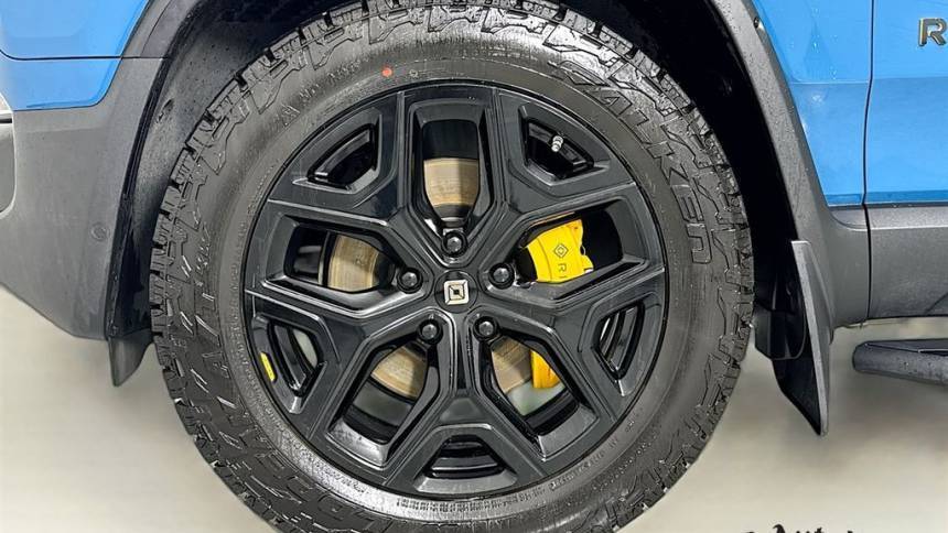 2023 Rivian R1S - Images - 39