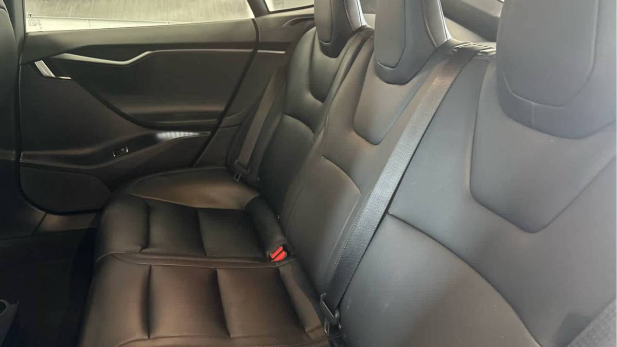 2021 Tesla Model S - Images - 14
