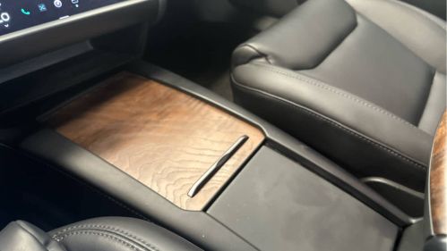 2021 Tesla Model S - Images - 16