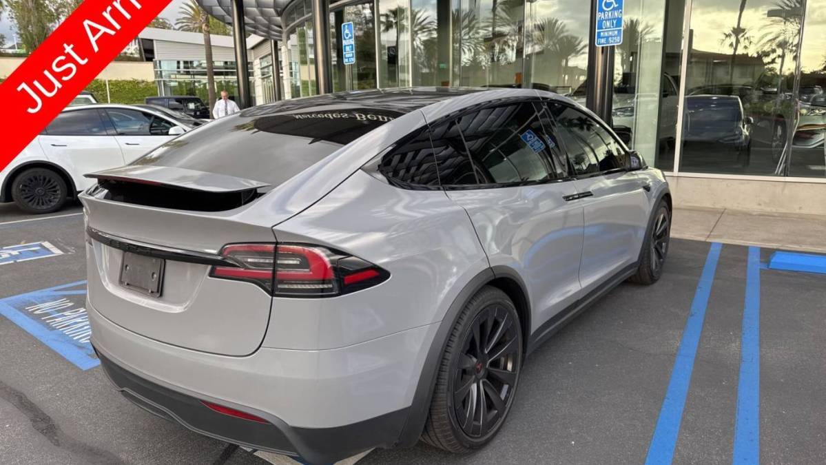 2022 Tesla Model X - Images - 9