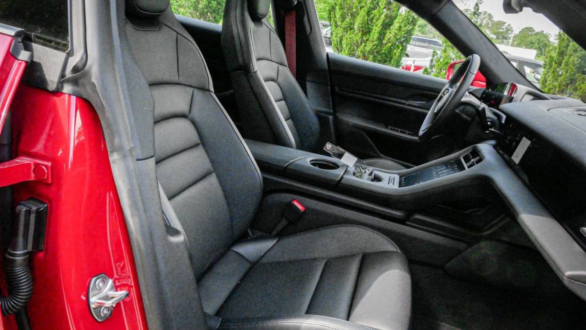 2024 Porsche Taycan - Images - 32