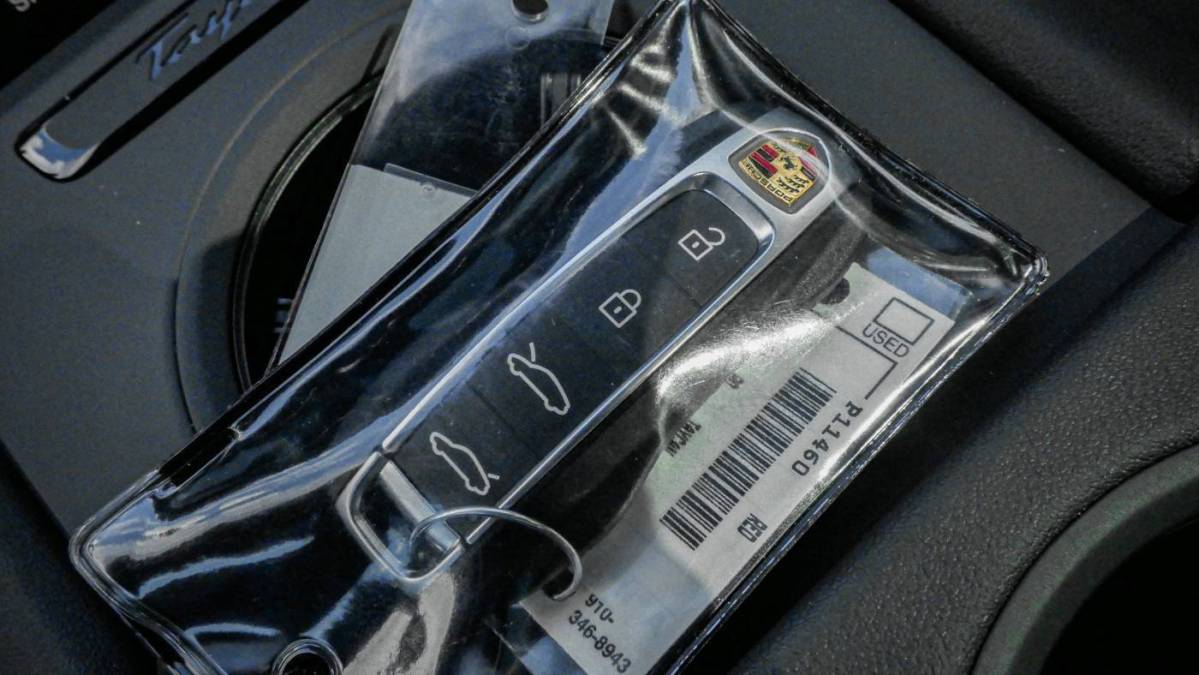 2024 Porsche Taycan - Images - 34