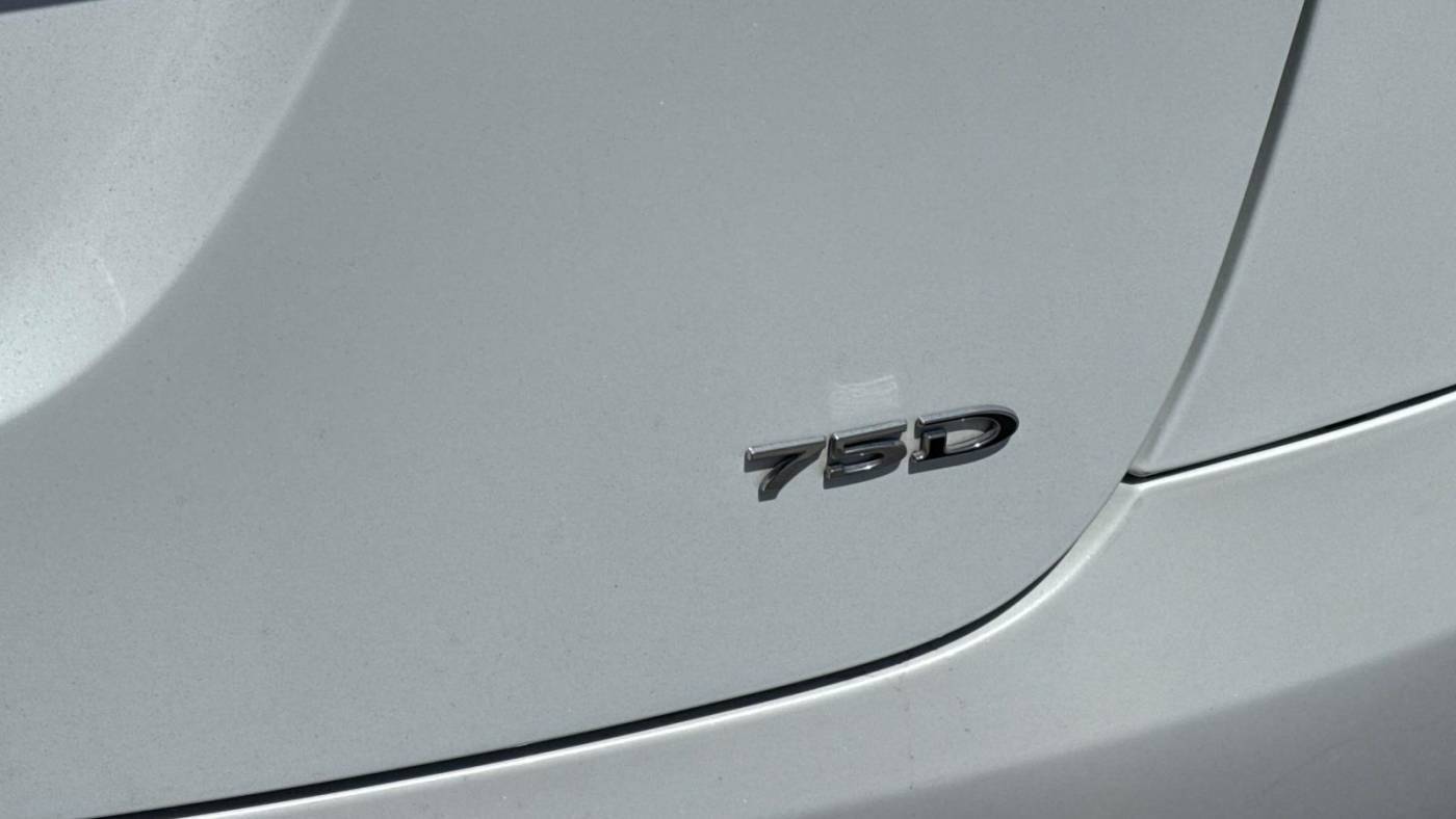 2016 Tesla Model X 5YJXCAE25GF015241