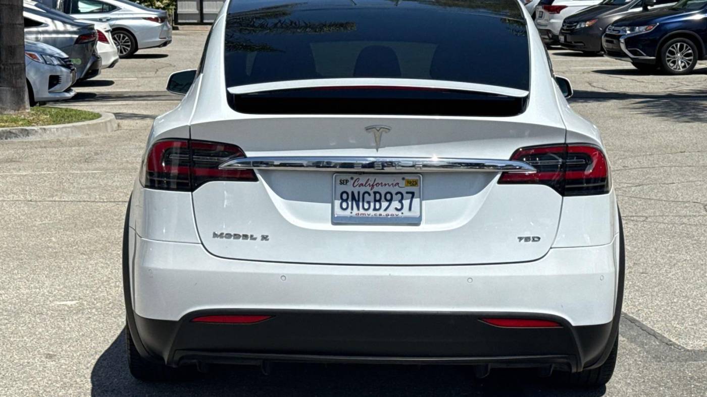 2016 Tesla Model X 5YJXCAE25GF015241
