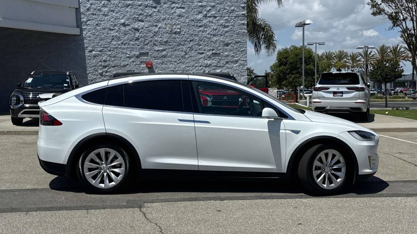 2016 Tesla Model X 5YJXCAE25GF015241