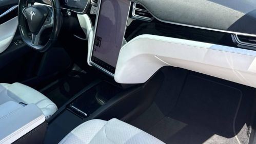 2016 Tesla Model X 5YJXCAE25GF015241