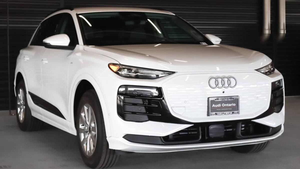 2025 Audi Q6 e-tron - Images - 11