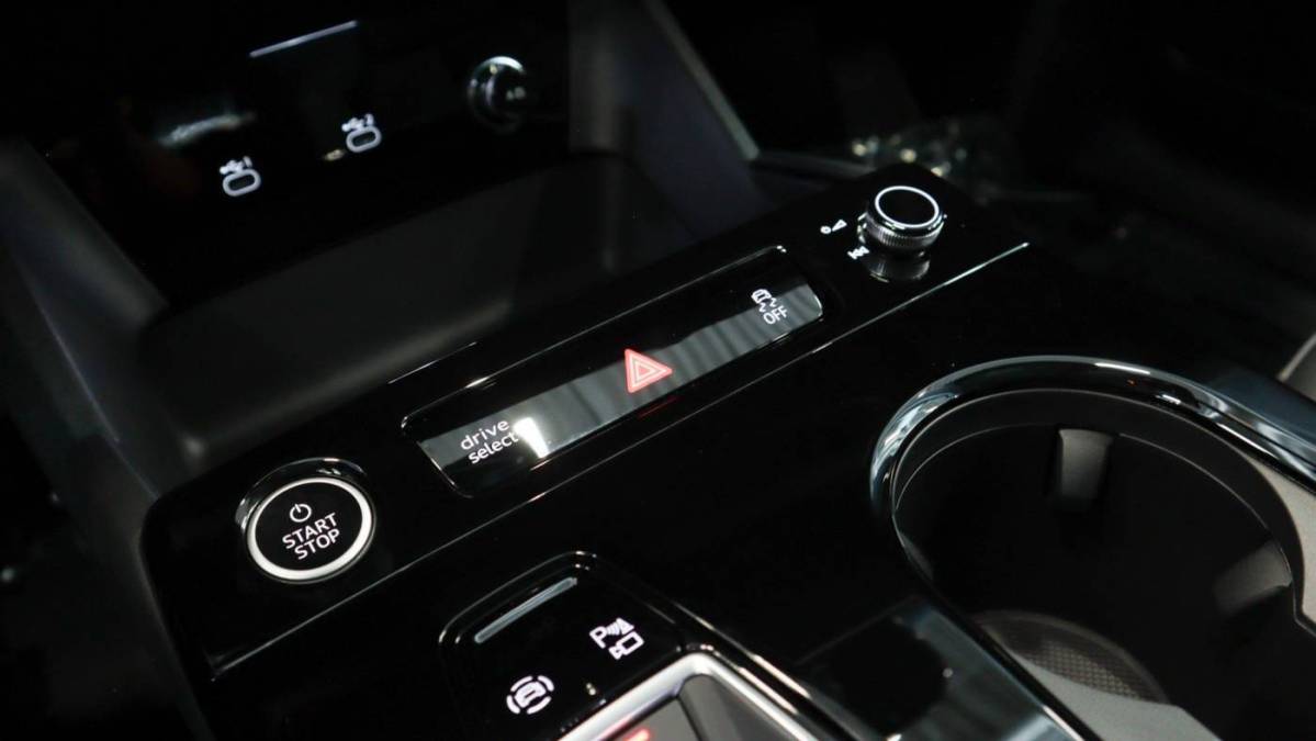 2025 Audi Q6 e-tron - Images - 21