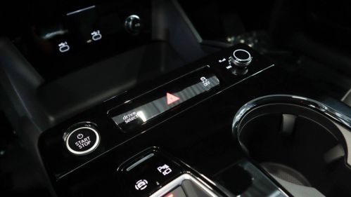 2025 Audi Q6 e-tron - Images - 21