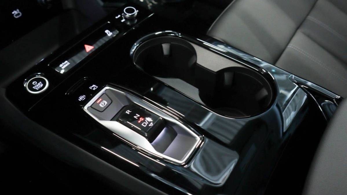 2025 Audi Q6 e-tron - Images - 22
