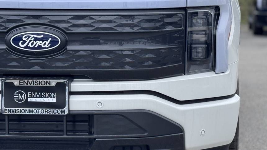 2025 Ford F-150 Lightning - Images - 8