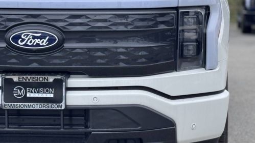 2025 Ford F-150 Lightning - Images - 8