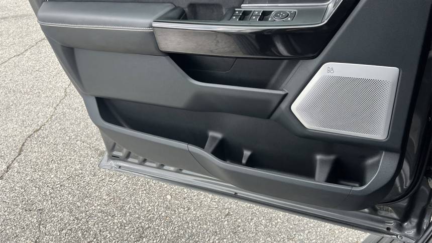 2025 Ford F-150 Lightning - Images - 22