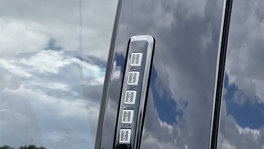 2025 Ford F-150 Lightning - Images - 41