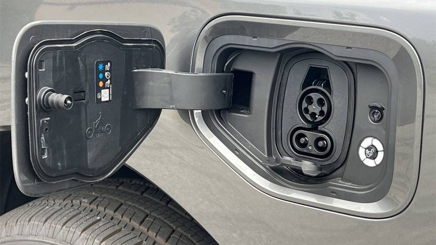 2025 Ford F-150 Lightning - Images - 43