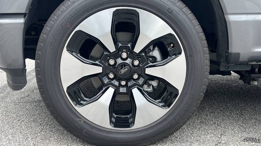 2025 Ford F-150 Lightning - Images - 45